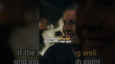When's the PERFECT time to kiss a girl?